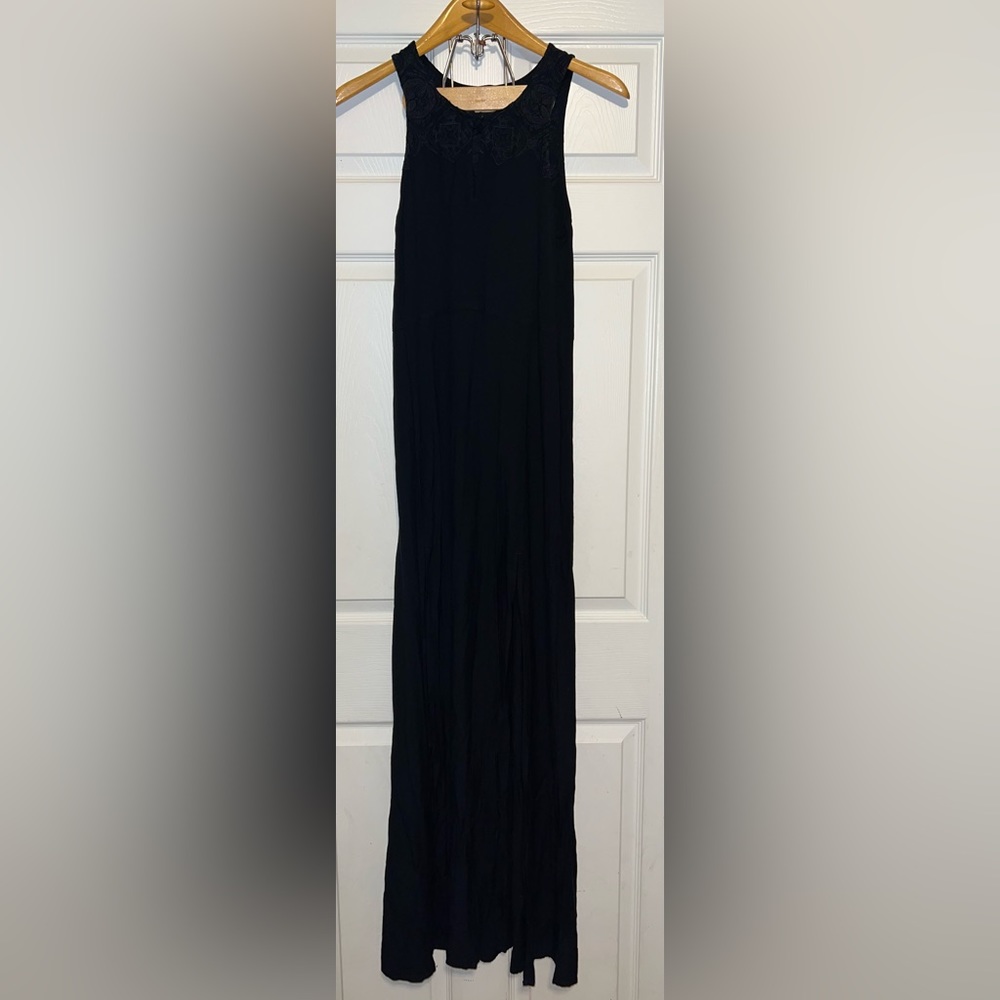 OBEY No89 SIZE Black maxi dress with embroidered details & Keyhole Size S EUC